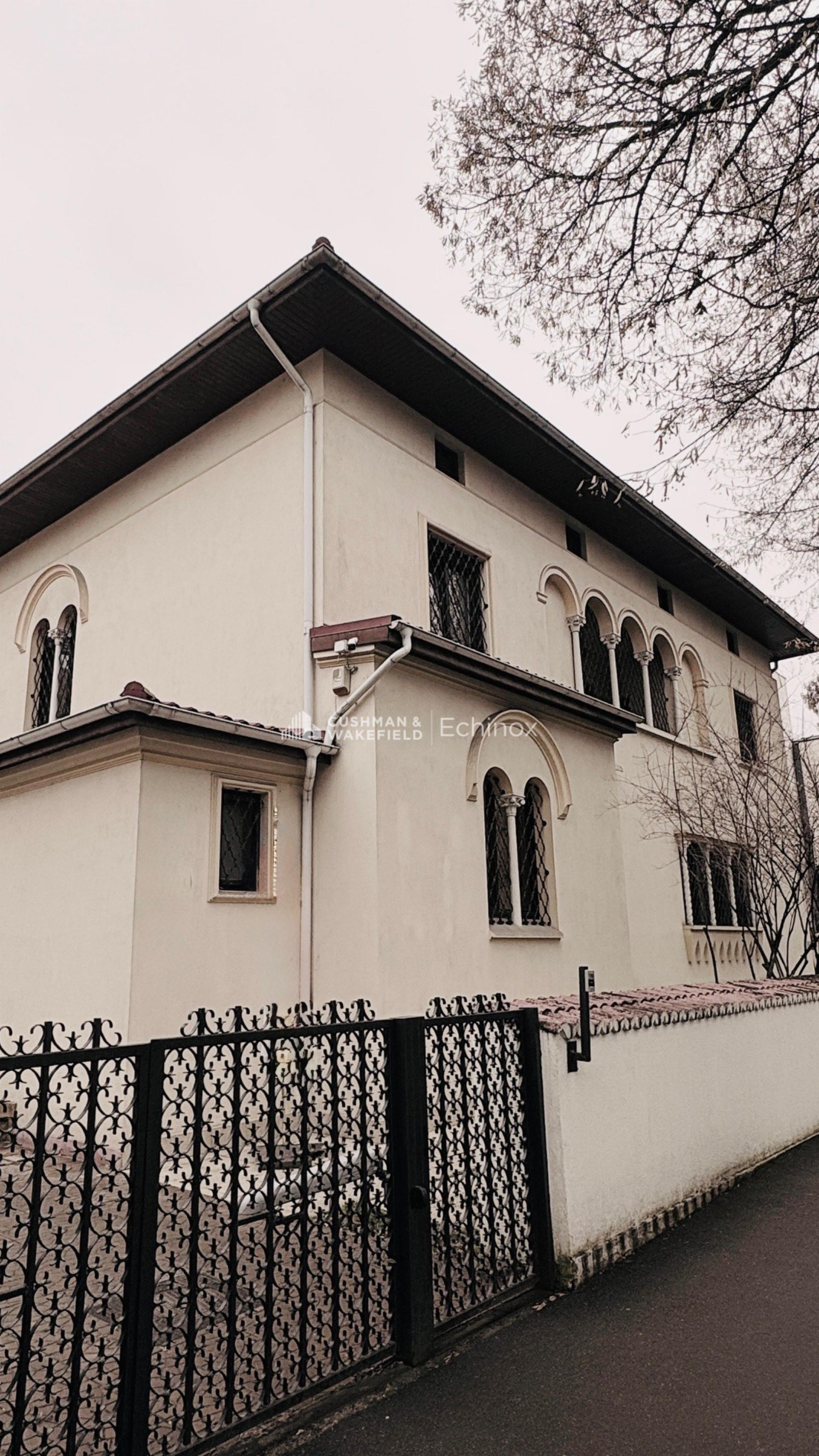 Aviatorilor Villa to Let