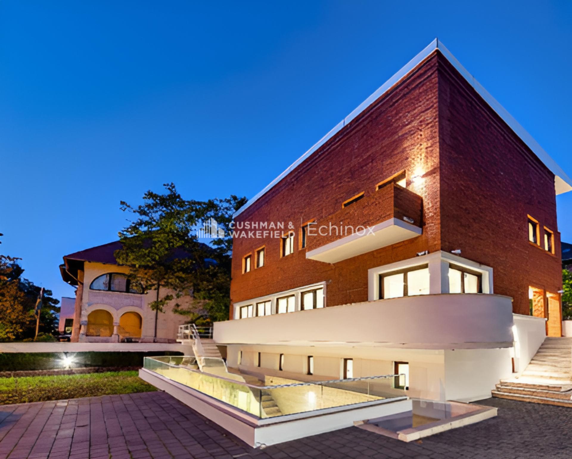 Aviatorilor Building for Sale