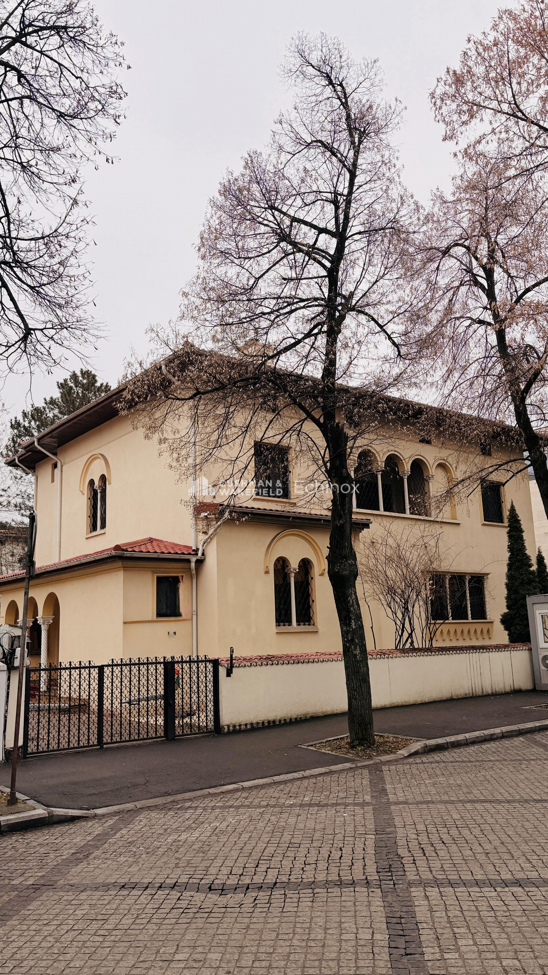 Aviatorilor Vilă de Închiriat