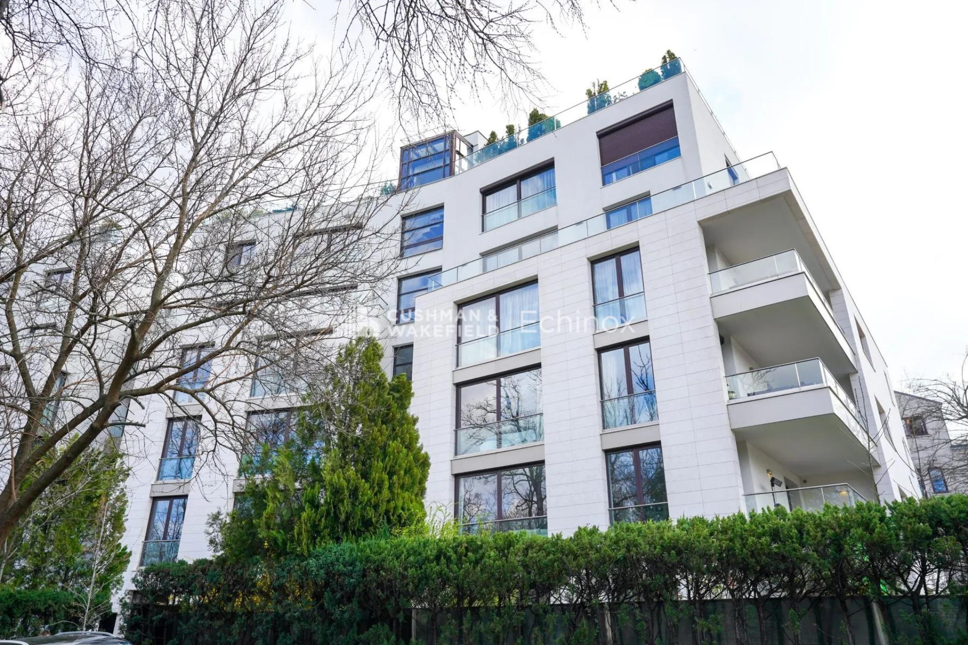 Aviatorilor Apartment for Sale