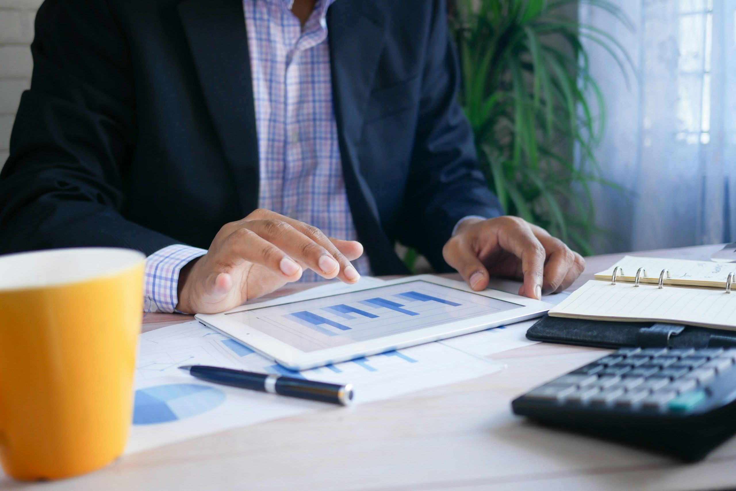 Commercial real estate financing increased by 15%, with the sector accounting for 54% of the loans granted to non-financial companies